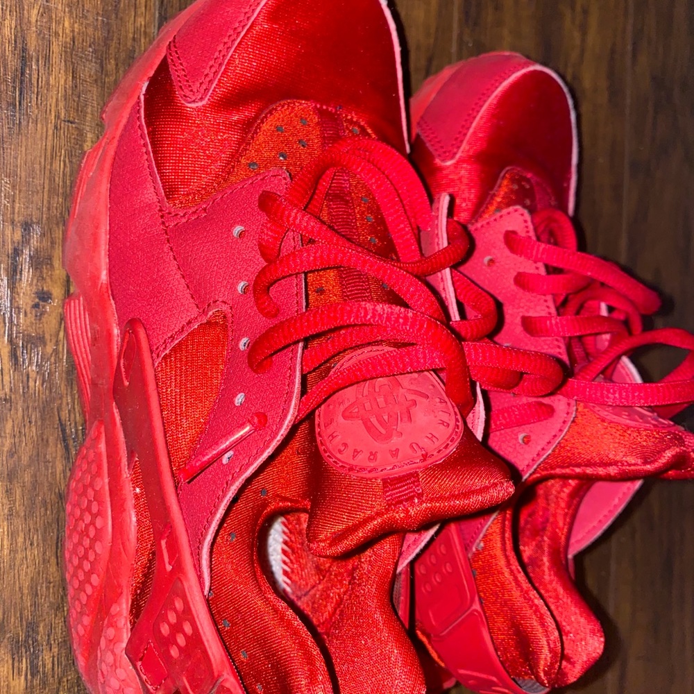 Red huaraches